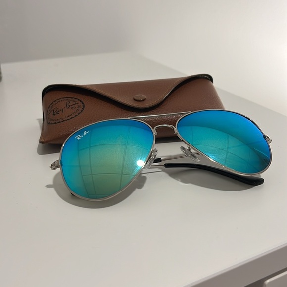 Ray-Ban large aviator unisex blue lens sunglasses with sunglass case - Picture 2 of 6